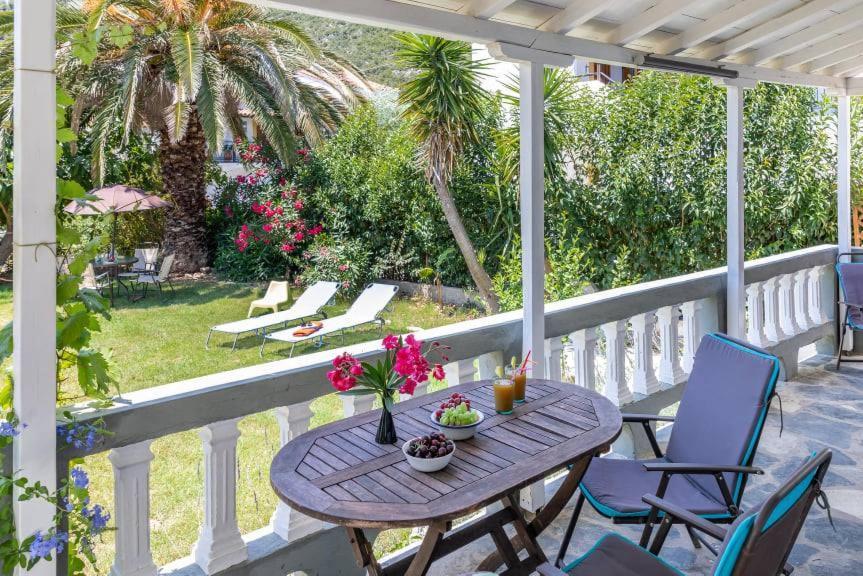 Myrto Holiday House Стафилос Екстериор снимка